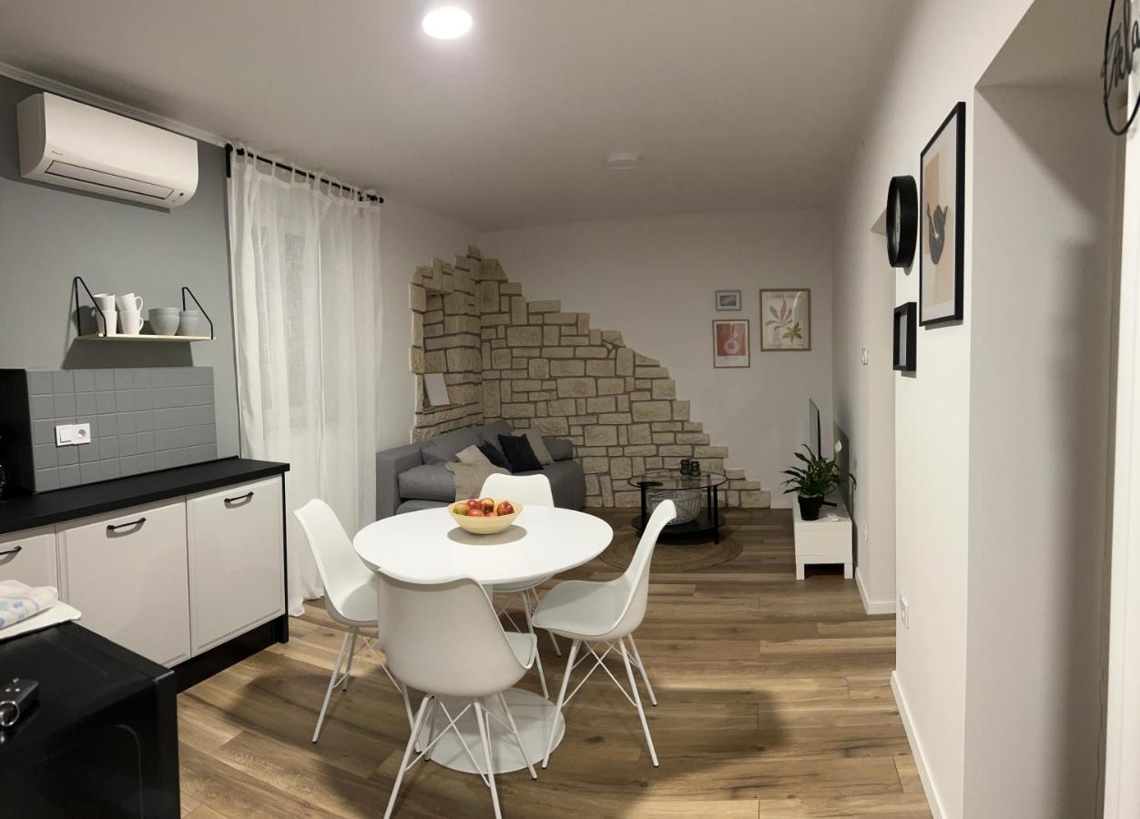 Cinderella Apartment With Free Parking Pola Esterno foto