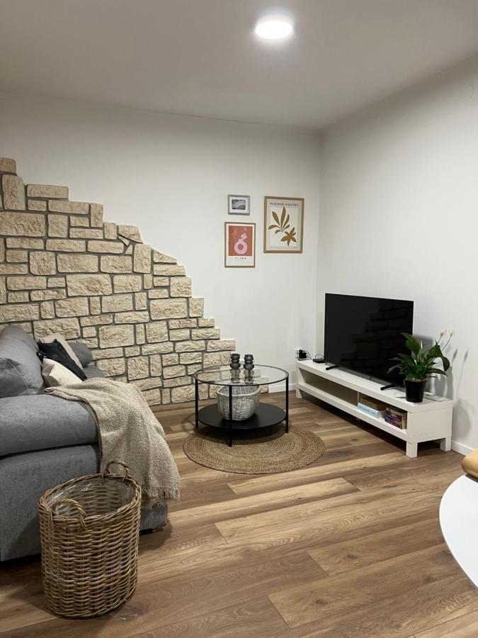 Cinderella Apartment With Free Parking Pola Esterno foto